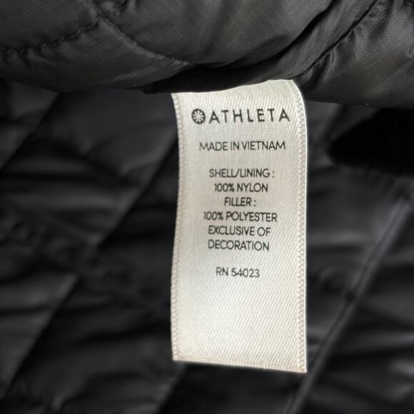 Athleta Grandview PrimaLoft Medium Shortie Black Quilted Light Puffer Jacket - Picture 7 of 7